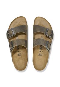 Birkenstock Arizona LEOI Faded Klapki damskie khaki. Okazja: na co dzień. Kolor: zielony. Materiał: materiał. Wzór: motyw zwierzęcy, paski, nadruk. Sezon: lato. Styl: klasyczny, casual, wakacyjny, elegancki #2