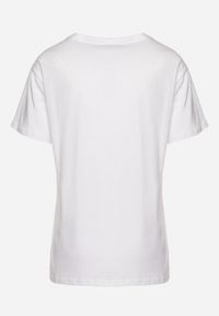 Born2be - Biały T-shirt Ozdobiony Kolorowymi Cyrkoniami Wiadea. Okazja: na co dzień. Kolor: biały. Wzór: aplikacja, kolorowy. Styl: casual, klasyczny