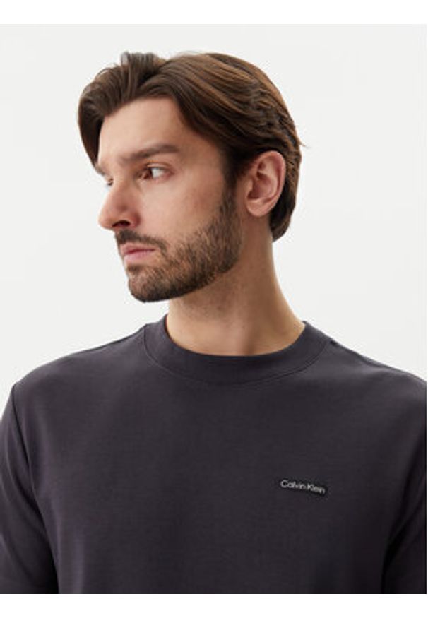 Calvin Klein Jeans T-Shirt J30J327234 Szary Regular Fit. Kolor: szary. Materiał: bawełna