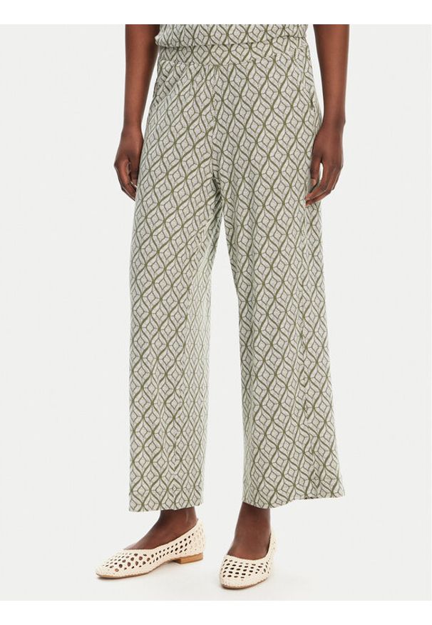 Olsen Spodnie materiałowe 14002433 Zielony Relaxed Fit. Kolor: zielony. Materiał: wiskoza