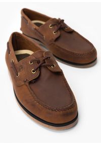 Timberland Classic Boat 2 Eye Mokasyny męskie. Okazja: do pracy, na co dzień, na spacer. Kolor: brązowy. Materiał: skóra. Szerokość cholewki: normalna. Sezon: lato. Styl: elegancki, klasyczny, casual #3