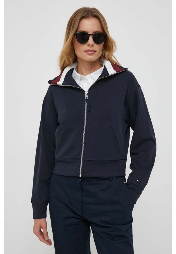TOMMY HILFIGER - Tommy Hilfiger bluza damska kolor granatowy gładka. Kolor: niebieski. Materiał: wiskoza. Wzór: gładki