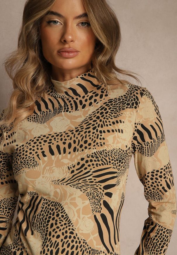 Renee - Beżowo-Czarna Bluzka Longsleeve z Bawełny z Półgolfem i Panterkowym Printem Unalla. Kolor: beżowy. Materiał: bawełna. Długość rękawa: długi rękaw. Wzór: nadruk