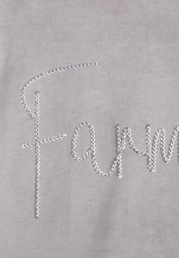 Renee - Szary Oversizowy T-shirt z Bawełny Zdobiony Haftem z Cekinami Marivia. Okazja: na co dzień. Kolor: szary. Materiał: bawełna. Wzór: haft, aplikacja. Styl: casual, elegancki #4