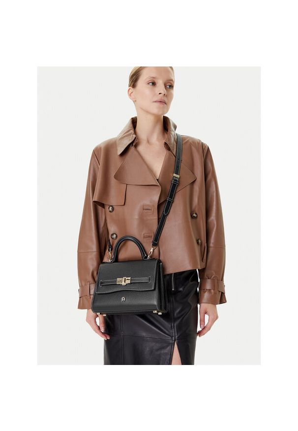 Torebka Aigner. Kolor: czarny