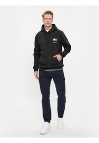 Tommy Jeans Bluza Essential Flag DM0DM18418 Czarny Regular Fit. Kolor: czarny. Materiał: bawełna