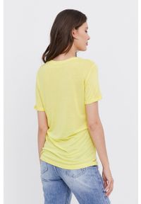Answear Lab T-shirt damski kolor żółty. Okazja: na co dzień. Kolor: żółty. Materiał: dzianina. Wzór: nadruk. Styl: wakacyjny