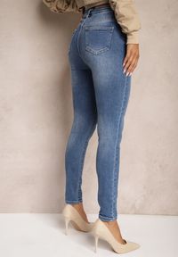 Renee - Niebieskie Jeansy Skinny High Waist z Bawełny Ozdobione Podwiniętymi Nogawkami Naviseni. Okazja: na co dzień. Stan: podwyższony. Kolor: niebieski. Długość: długie. Wzór: aplikacja. Styl: elegancki, casual #3