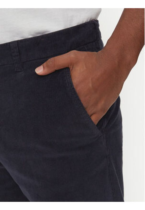 United Colors of Benetton - United Colors Of Benetton Chinosy 41ULUF04Z Granatowy Slim Fit. Kolor: niebieski. Materiał: sztruks