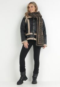 Born2be - Czarna Kurtka Biker z Imitacji Skóry i Kożuszkiem Venso. Kolor: czarny. Materiał: skóra. Wzór: aplikacja, paski #7