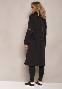 Renee - Czarny Płaszcz z Regulowaną Długością i Ozdobnymi Wstawkami Nainika. Kolor: czarny. Wzór: aplikacja, napisy. Sezon: jesień, wiosna #3