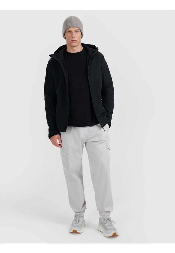 4f - 4F Kurtka softshell wiatroodporna membrana 5000 męska - czarna XXL. Typ kołnierza: kaptur. Kolor: czarny. Materiał: softshell. Technologia: Windstopper. Sezon: zima