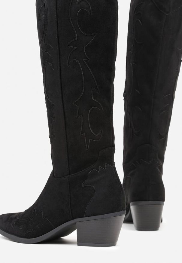 Born2be - Czarne Klasyczne Kozaki Kowbojki na Stożkowym Obcasie Nalenda. Okazja: na co dzień. Kolor: czarny. Materiał: skóra, jeans. Wzór: aplikacja. Obcas: na obcasie. Styl: klasyczny. Wysokość obcasa: średni