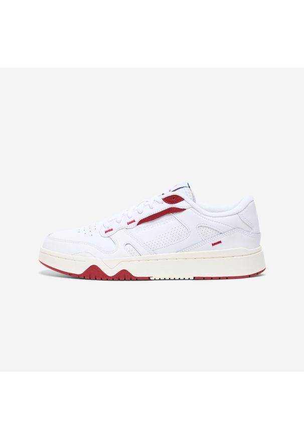 Decathlon - Buty sportowe męskie CJ80. Kolor: czerwony, wielokolorowy, biały. Materiał: kauczuk, skóra, guma. Szerokość cholewki: normalna. Sport: turystyka piesza