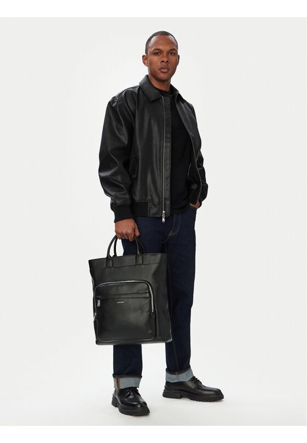 Calvin Klein Torebka Raised Tote LV04D3494G Czarny. Kolor: czarny. Materiał: skóra
