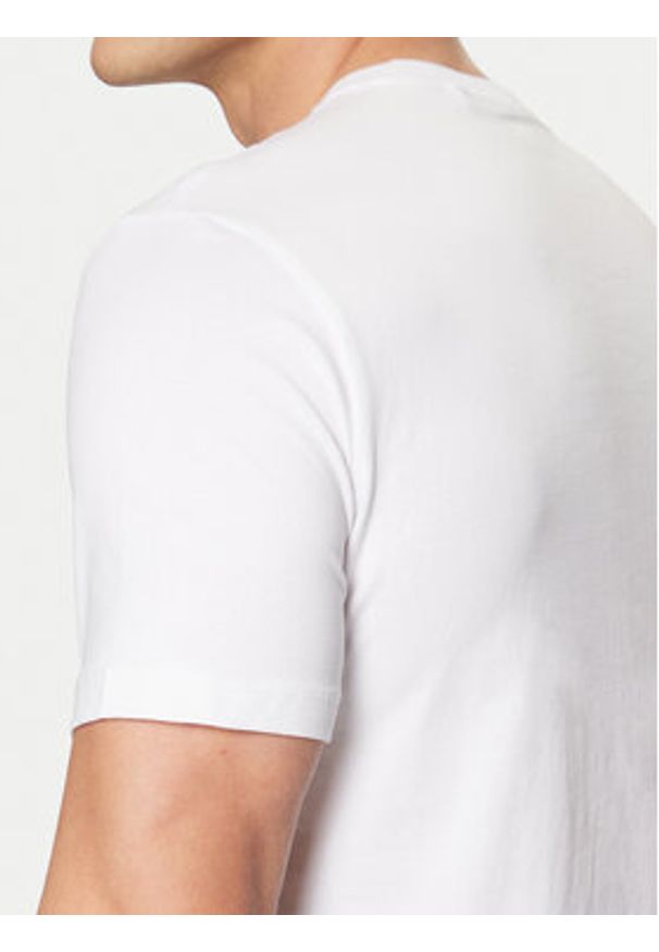 Guess T-Shirt M5RI12 J1314 Biały Slim Fit. Kolor: biały. Materiał: bawełna