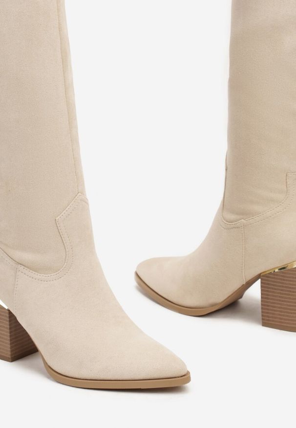 Born2be - Beżowe Kozaki Vices na Obcasie z Metaliczną Aplikacją Rianalla. Okazja: na co dzień. Kolor: beżowy. Wzór: aplikacja. Obcas: na obcasie. Styl: glamour, casual. Wysokość obcasa: średni