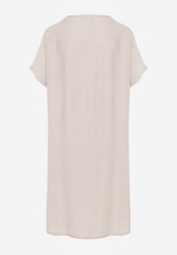 Renee - Beżowa Wiskozowa Sukienka Pudełkowa z Dekoltem w Serek Noludig. Typ kołnierza: dekolt w serek. Kolekcja: plus size. Kolor: beżowy. Materiał: wiskoza. Typ sukienki: dla puszystych #3