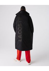 Lacoste - LACOSTE - Czarna kurtka oversize. Kolor: czarny. Materiał: tkanina. Długość: długie. Wzór: gładki. Sezon: zima. Styl: sportowy, elegancki #4