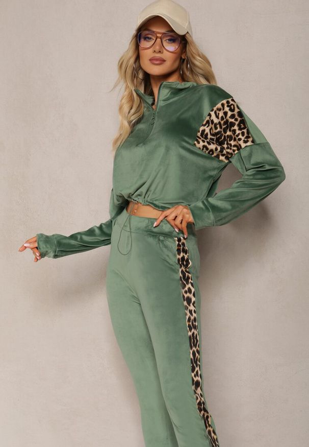 Renee - Zielony Komplet Dresowy z Weluru z Krótką Bluzą i Spodniami Joggerami z Panterkowym Wzorem Limitta. Kolor: zielony. Materiał: welur, dresówka