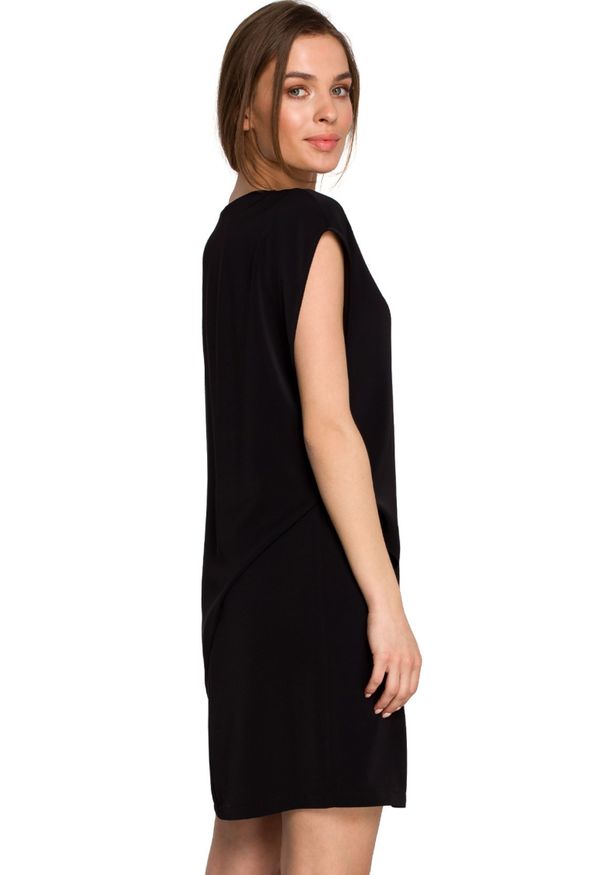 Style - Prosta sukienka warstwowa z asymetryczną falbaną czarna. Kolor: czarny. Materiał: tkanina, elastan. Typ sukienki: proste, asymetryczne