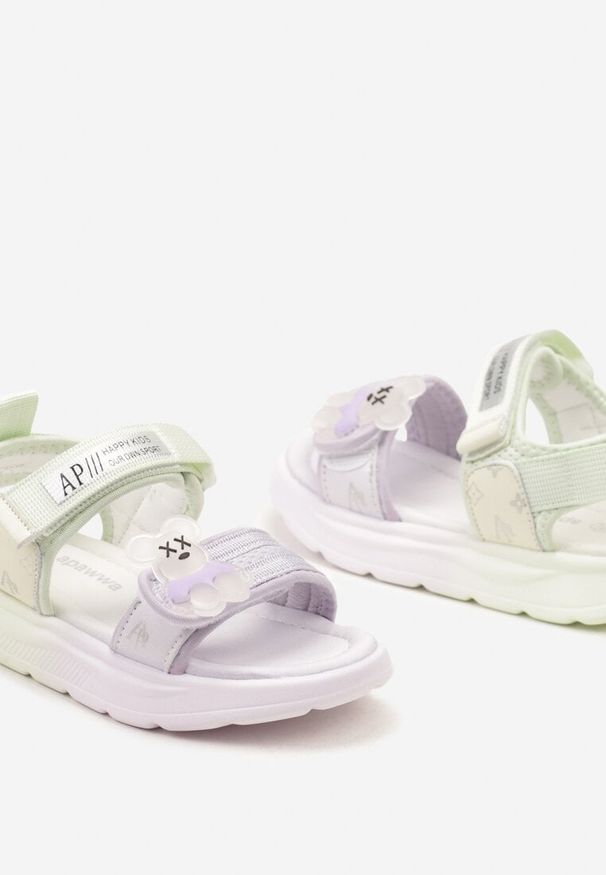 Born2be - Zielone Płaskie Sandały na Rzepy Ozdobione Aplikacją 3DDaines. Zapięcie: rzepy. Kolor: zielony. Wzór: aplikacja. Sezon: lato. Styl: elegancki