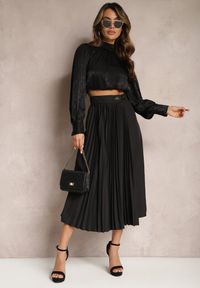 Renee - Czarna Plisowana Spódnica Midi z Ozdobną Klamerką o Rozkloszowanym Kroju Galeasa. Okazja: na co dzień, na imprezę. Kolor: czarny. Styl: casual #4