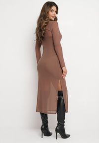 Born2be - Jasnobrązowa Prześwitująca Sukienka Siateczkowa z Halką Kuma. Okazja: na co dzień. Kolor: brązowy. Materiał: wiskoza, jeans. Długość rękawa: na ramiączkach. Typ sukienki: proste. Styl: klasyczny, casual, elegancki #4