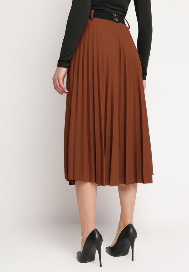 Born2be - Brązowa Spódnica Plisowana z Paskiem Onie. Okazja: na co dzień. Kolor: brązowy. Materiał: dzianina. Styl: elegancki, casual