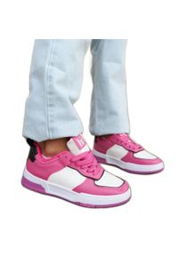 Inna Biało-fioletowe sneakersy Barrette TA-503 Fuchsia białe. Okazja: na spacer, na co dzień. Nosek buta: okrągły. Kolor: biały. Sezon: lato. Sport: turystyka piesza #1