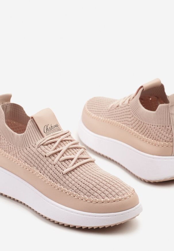 Born2be - Różowe Buty Sportowe Sneakersy z Elastycznym Cholewkami Liovanya. Okazja: na co dzień. Kolor: różowy. Materiał: jeans. Szerokość cholewki: normalna. Wzór: aplikacja