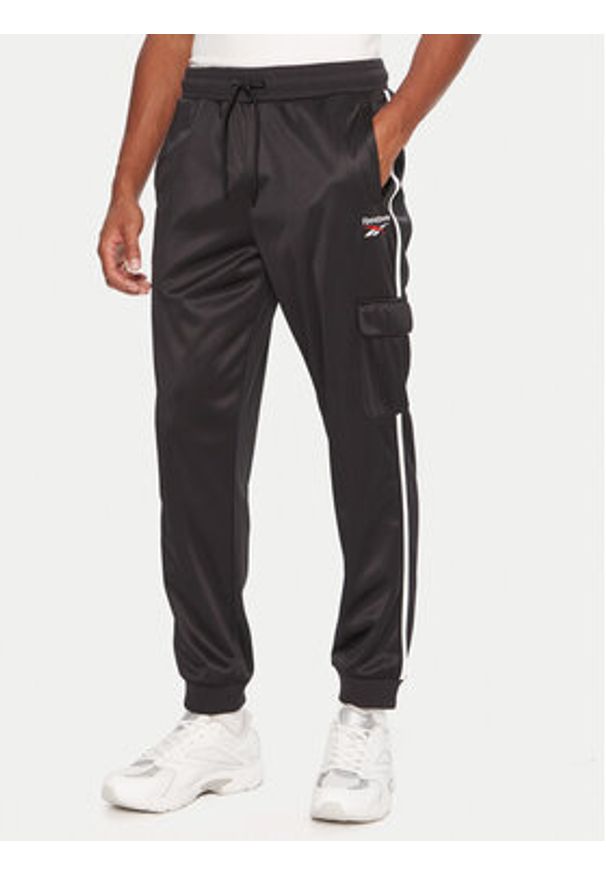 Reebok Dres RK25143CCM Czarny Regular Fit. Kolor: czarny. Materiał: syntetyk