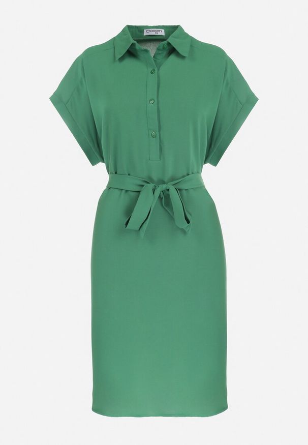 Born2be - Zielona Koszulowa Sukienka z Krótkim Rękawem i Wiązaniem w Pasie Mistie. Kolekcja: plus size. Kolor: zielony. Materiał: materiał. Długość rękawa: krótki rękaw. Wzór: gładki. Sezon: lato, wiosna. Typ sukienki: koszulowe. Długość: mini, midi