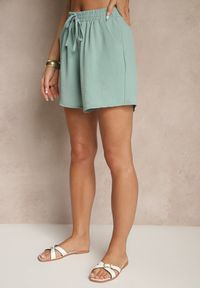 Renee - Zielone Szorty High Waist Ozdobione Sznurkiem Lunevia. Okazja: na co dzień. Stan: podwyższony. Kolor: zielony. Wzór: aplikacja. Styl: casual #5