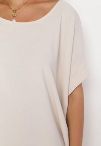 Born2be - Beżowa Mini Sukienka z Krótkim Rękawem o Fasonie Nietoperza Kharson. Kolor: beżowy. Długość rękawa: krótki rękaw. Styl: boho. Długość: mini #5