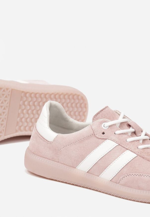 Renee - Różowe Płaskie Sneakersy ze Skóry Naturalnej z Ozdobnymi Paskami Nelarielis. Okazja: na spacer, na co dzień. Zapięcie: pasek. Kolor: różowy. Materiał: skóra. Wzór: paski. Sport: turystyka piesza