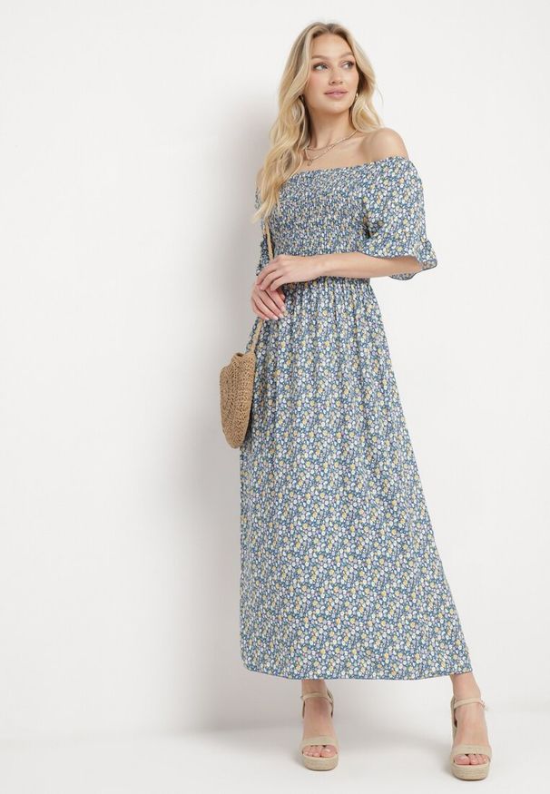 Born2be - Niebieska Bawełniana Sukienka w Kwiatki z Hiszpańskim Elastycznym Dekoltem Bleriama. Okazja: na randkę, na co dzień. Kolor: niebieski. Materiał: bawełna. Długość rękawa: krótki rękaw. Wzór: kwiaty. Styl: elegancki, casual