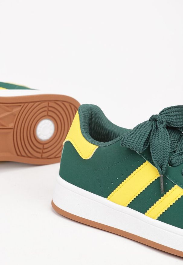 Born2be - Zielone Sneakersy z Ozdobnymi Naszywkami z Boku Galdexis. Okazja: na co dzień, do pracy, na spacer. Zapięcie: pasek. Kolor: zielony. Materiał: jeans. Wzór: aplikacja. Sport: turystyka piesza