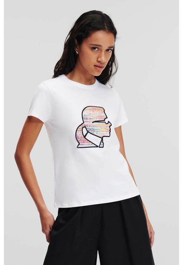 Karl Lagerfeld t-shirt bawełniany kolor biały. Kolor: biały. Materiał: bawełna. Długość rękawa: krótki rękaw. Długość: krótkie. Wzór: aplikacja. Styl: klasyczny