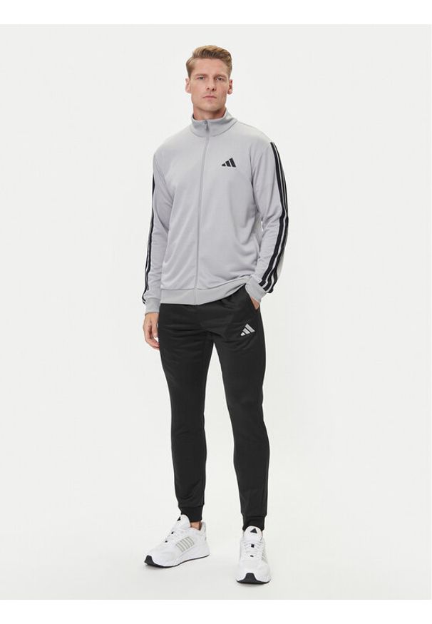 Adidas - adidas Dres Basic 3-Stripes JI8876 Szary Regular Fit. Kolor: szary. Materiał: syntetyk