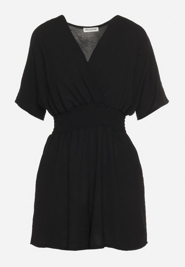 Born2be - Czarny Kombinezon z Zakładkowym Dekoltem i Gumką w Talii Belandrea. Okazja: na co dzień. Kolor: czarny. Materiał: jeans. Długość rękawa: krótki rękaw. Długość: krótkie. Sezon: lato. Styl: elegancki, casual, sportowy