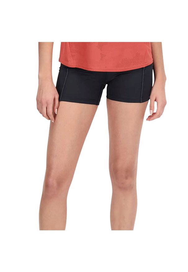 Spodenki New Balance WS33283BK - czarne. Kolor: czarny. Materiał: materiał, poliester. Sport: fitness, kolarstwo