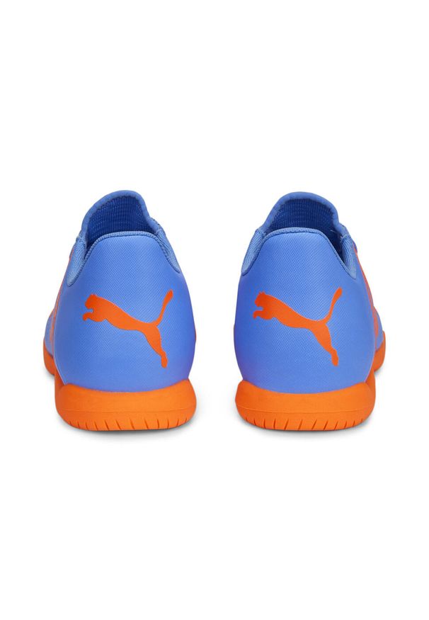 Buty piłkarskie męskie Puma Future Play IT. Zapięcie: sznurówki. Kolor: wielokolorowy, pomarańczowy, żółty, biały, niebieski. Materiał: materiał, syntetyk. Szerokość cholewki: normalna. Sport: piłka nożna