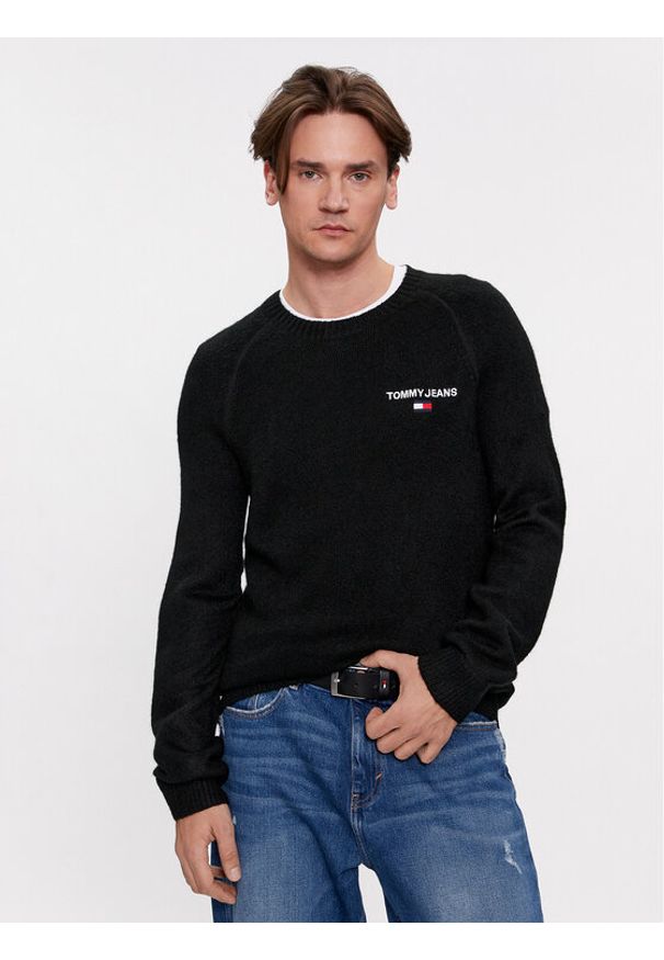Tommy Jeans Sweter DM0DM17756 Czarny Regular Fit. Kolor: czarny. Materiał: syntetyk