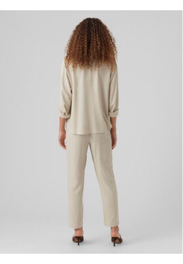 Vero Moda Spodnie materiałowe Jesmilo 10279691 Szary Regular Fit. Kolor: szary. Materiał: len, wiskoza