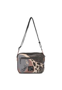 Brązowa Damska Torebka Na Ramię Anekke Z Laleczką. Kolor: brązowy. Wzór: nadruk, aplikacja. Materiał: skórzane. Styl: casual, elegancki. Rodzaj torebki: na ramię #7