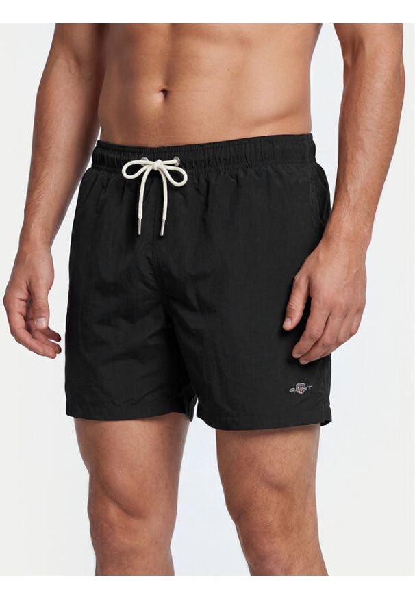 GANT - Gant Szorty kąpielowe 920026000 Czarny Regular Fit. Kolor: czarny. Materiał: syntetyk