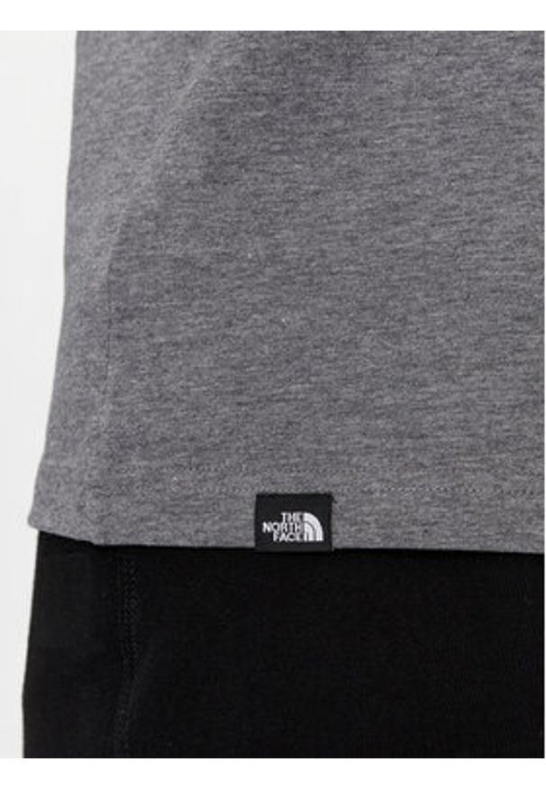The North Face T-Shirt Simple Dome NF0A87NG Szary Regular Fit. Kolor: szary. Materiał: bawełna