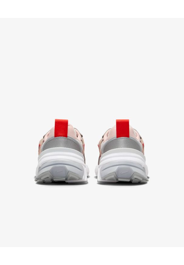 Nike V2K Run Buty do biegania damskie. Kolor: różowy. Sport: bieganie