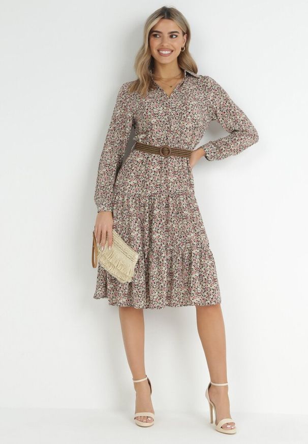 Born2be - Beżowo-Czarna Sukienka Ampissa. Typ kołnierza: kołnierz z falbankami. Kolor: beżowy. Wzór: nadruk, aplikacja, kwiaty. Styl: klasyczny. Długość: midi